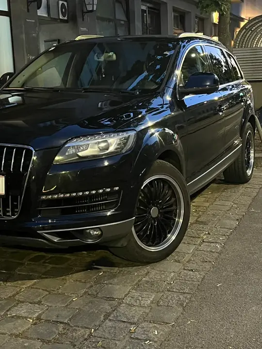 Audi Q7 2011 photo 3