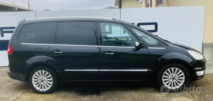 Ford Galaxy 2010 photo 3