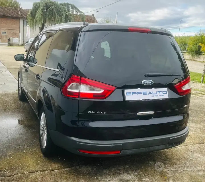 Ford Galaxy 2010 photo 4