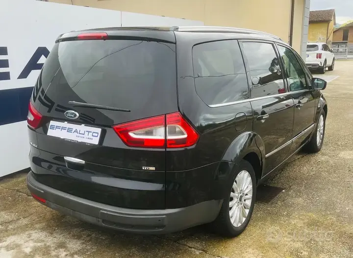 Ford Galaxy 2010 photo 5