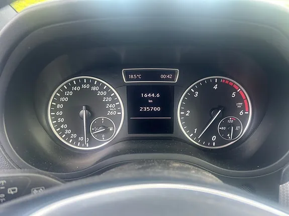 Mercedes-Benz B200 2013 photo 4