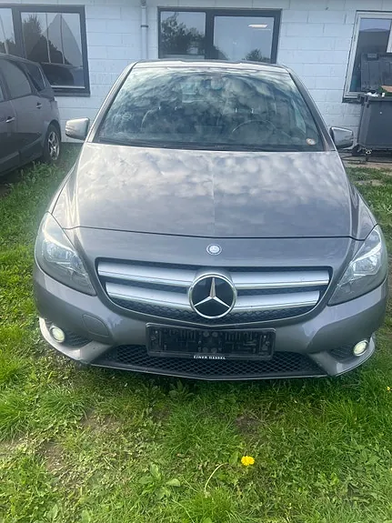 Mercedes-Benz B200