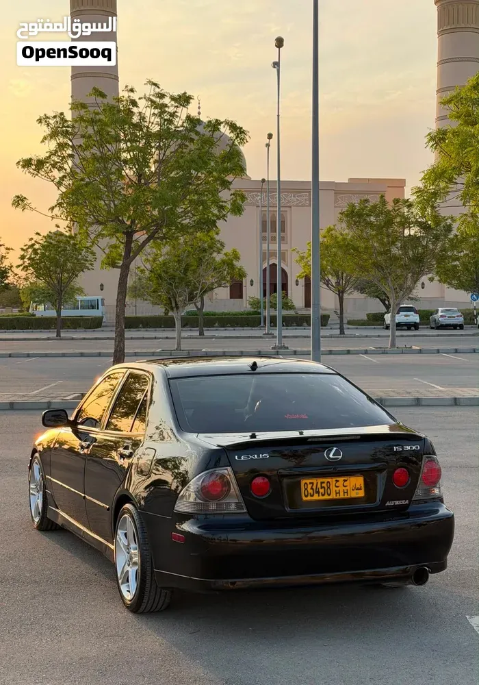 Lexus Is 2004 photo 4
