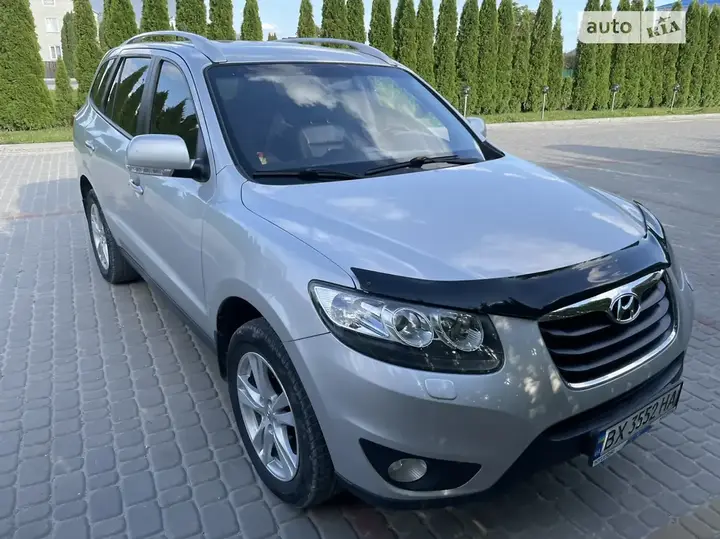 Hyundai Santa Fe 2011 photo 3