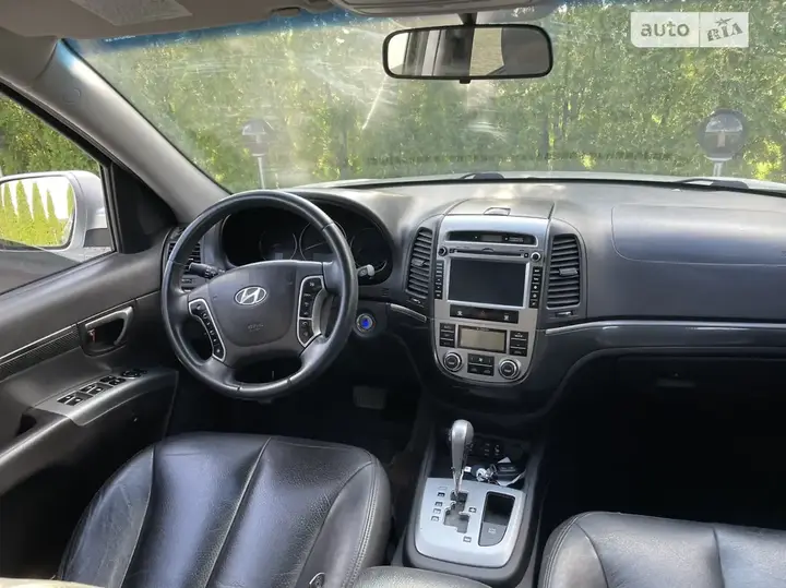 Hyundai Santa Fe 2011 photo 4