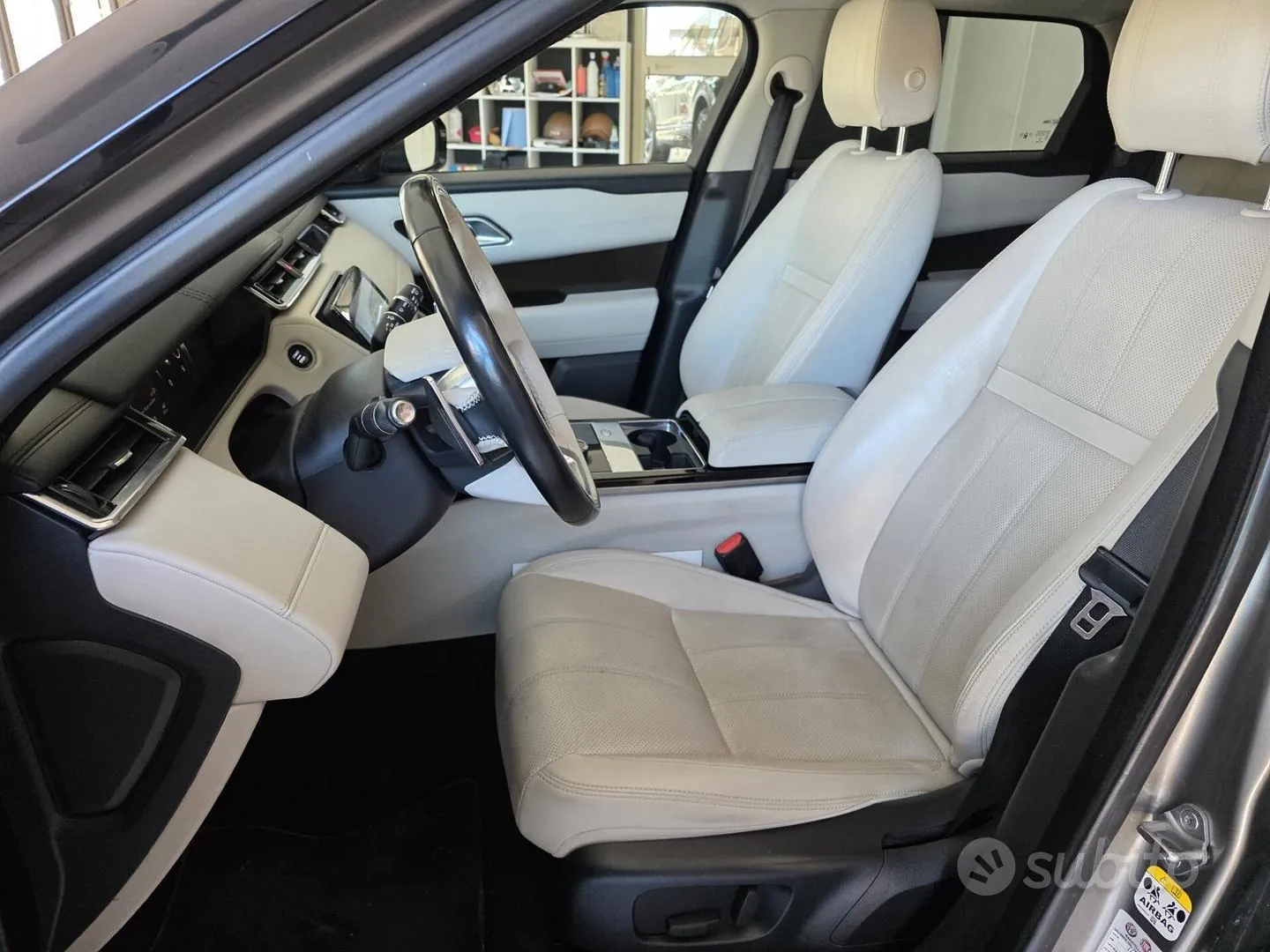 Land Rover Range Rover Velar 2018 photo 4