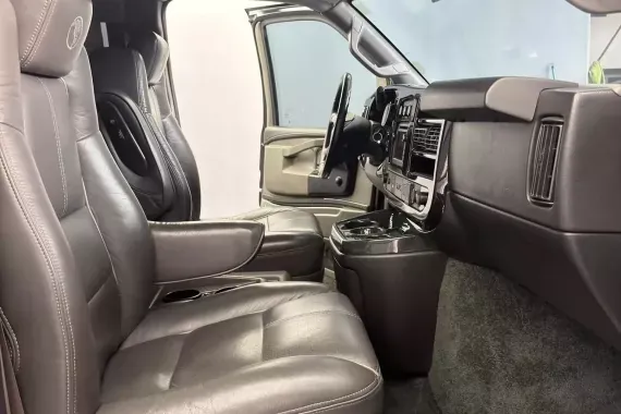 GMC Savana 2020 photo 5