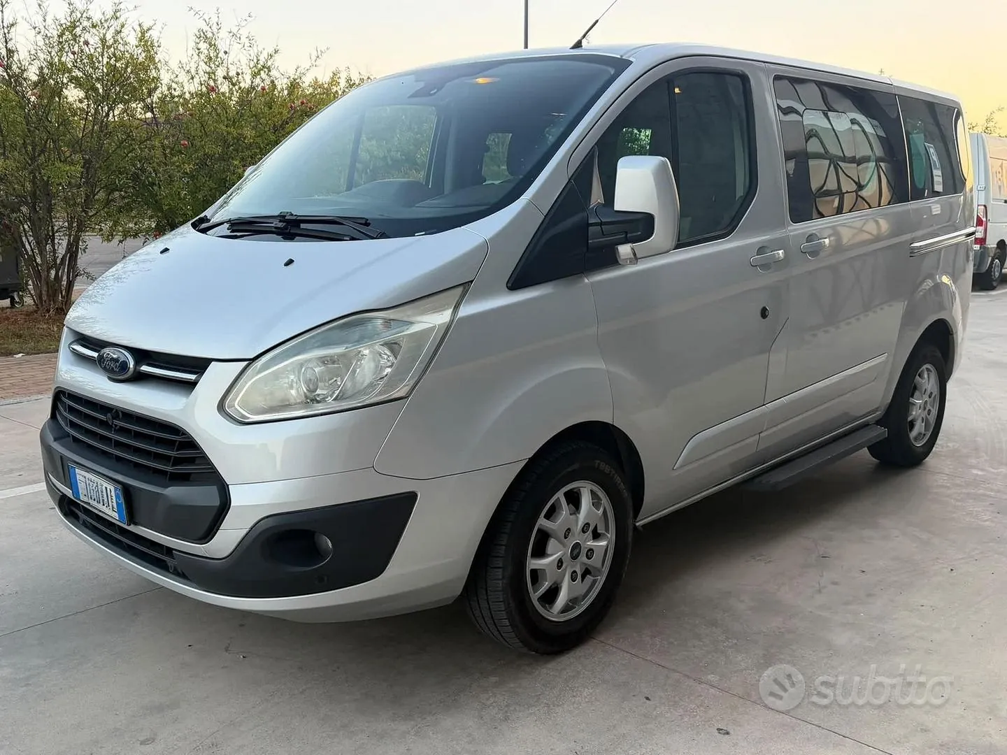 Ford Tourneo Custom 2015 photo 2