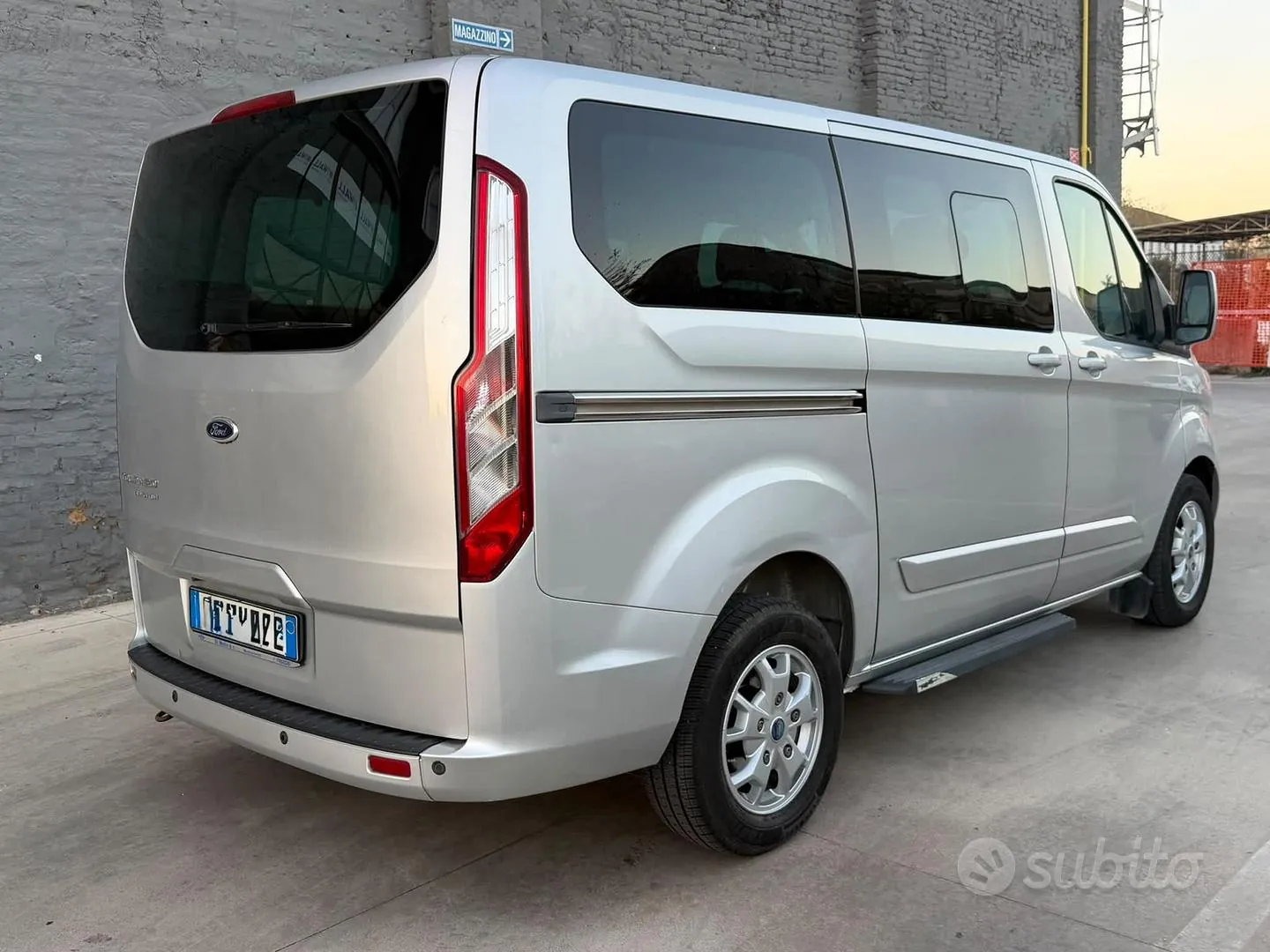 Ford Tourneo Custom 2015 photo 4