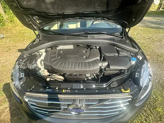 Volvo Xc60 2017 photo 2