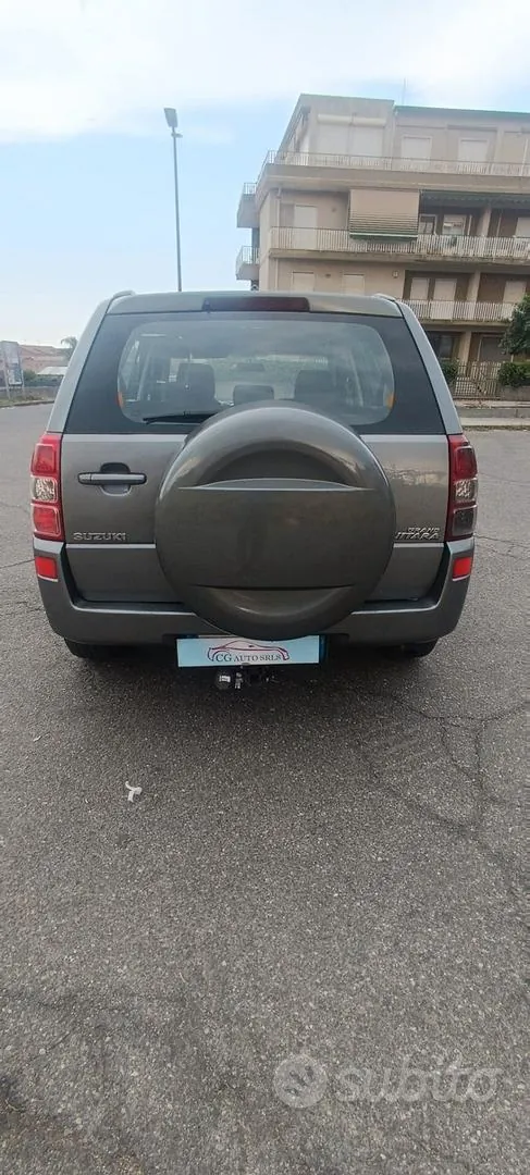 Suzuki Grand Vitara 2005 photo 2