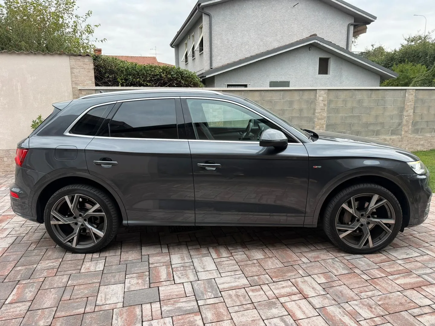 Audi Q5 2017 photo 2