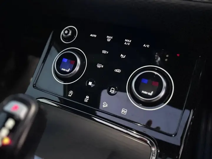 Land Rover Range Rover Evoque 2021 photo 4