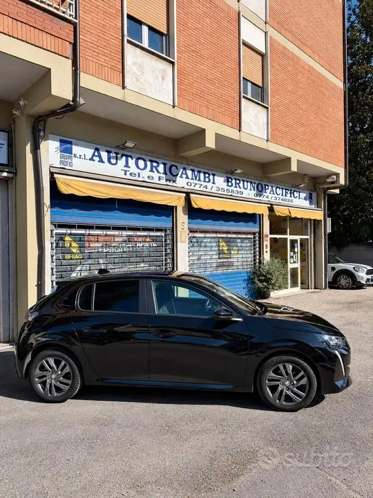 Peugeot 208 2022 photo 4