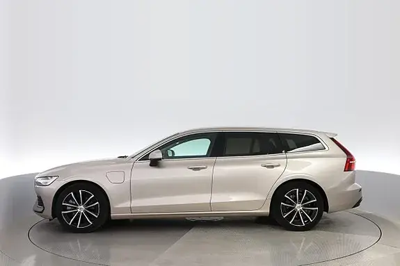 Volvo V60 2025 photo 2