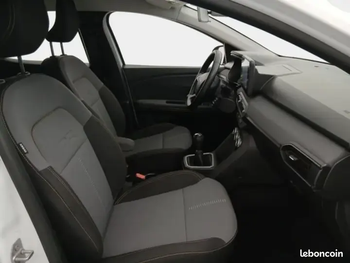 Dacia Sandero 2024 photo 3