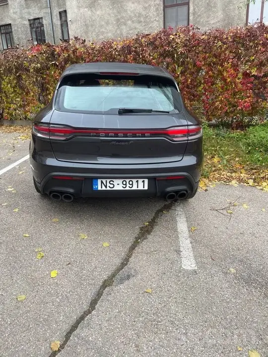 Porsche Macan 2023 photo 2
