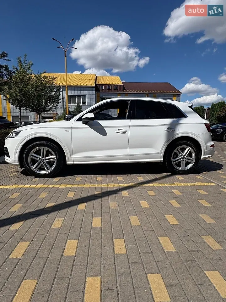 Audi Q5 2017 photo 2