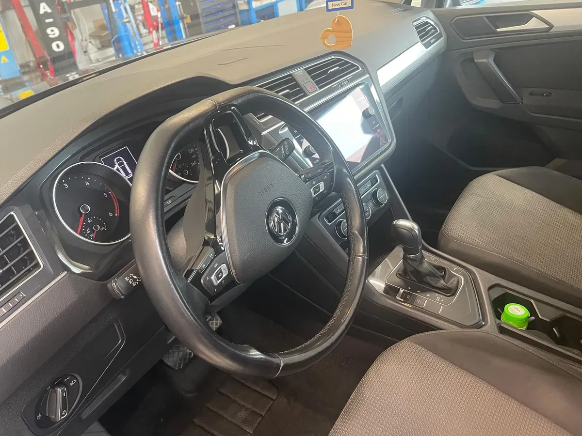 Volkswagen Tiguan 2018 photo 2