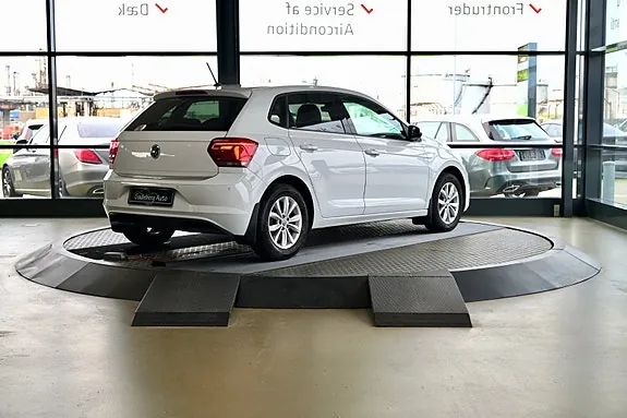 Volkswagen Polo 2018 photo 2