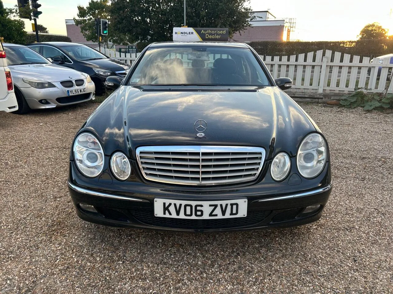 Mercedes-Benz E-Class 2006 photo 2