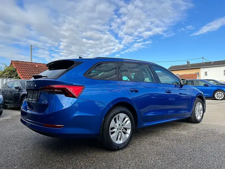 Skoda Octavia 2023 photo 3