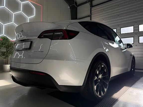 Tesla Model Y 2022 photo 5