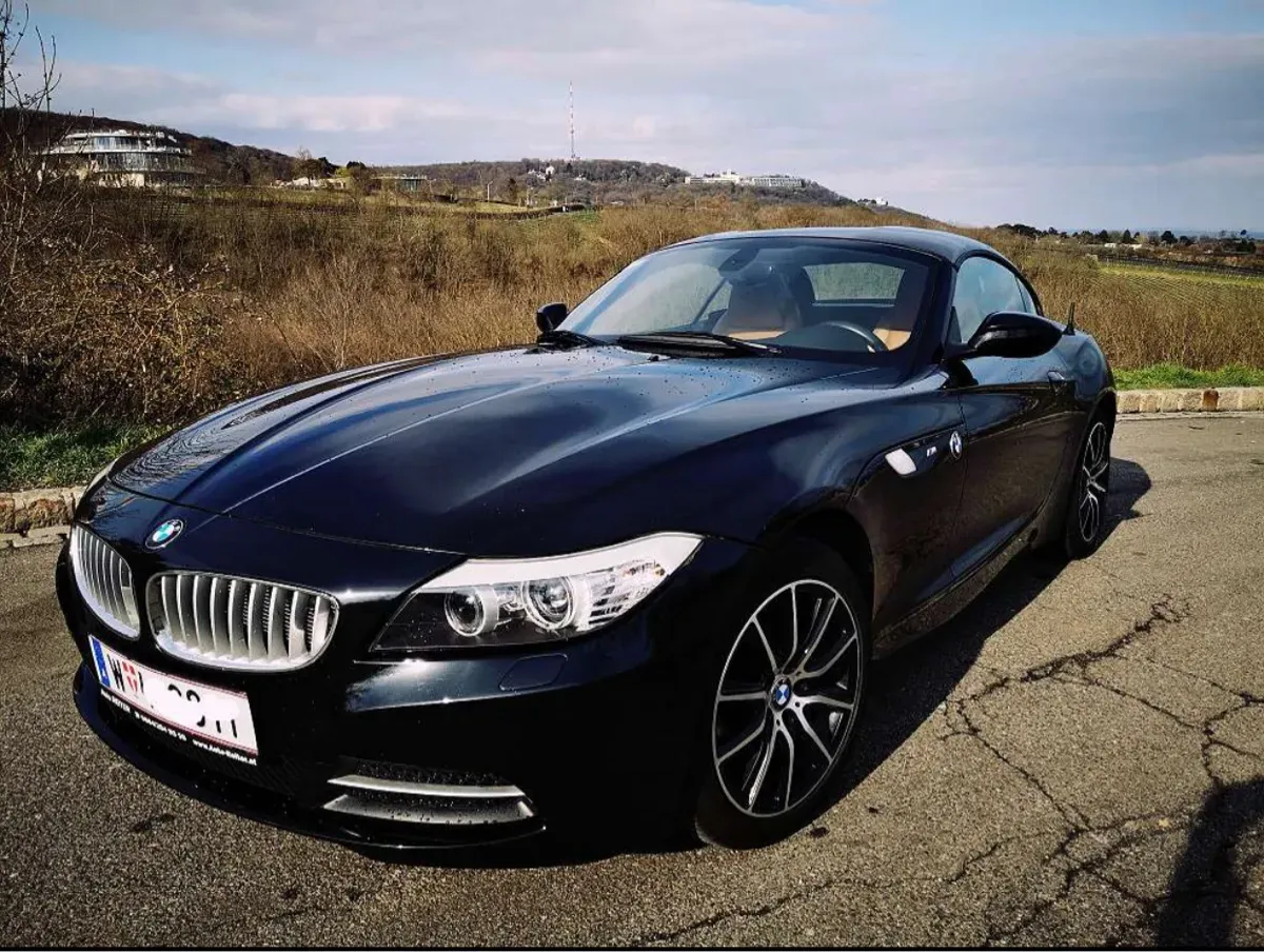 BMW Z4 2010 photo 2