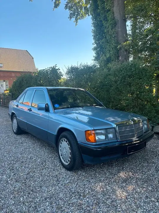 Mercedes-Benz 190E