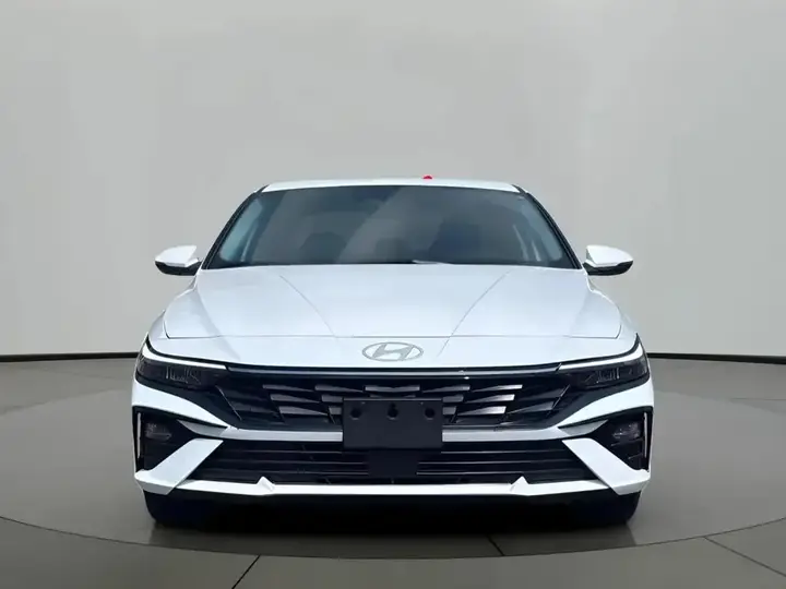 Hyundai Elantra 2024 photo 2