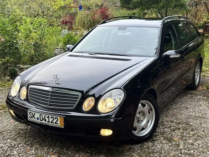 Mercedes-Benz E220