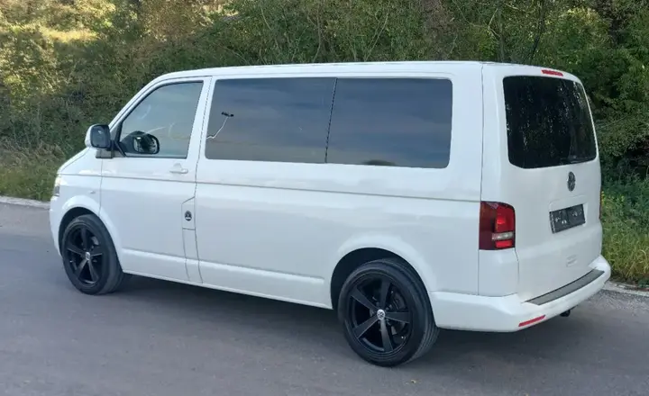 Volkswagen T5 2012 photo 3
