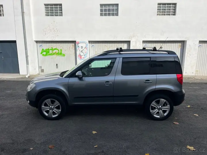 Skoda Yeti 2011 photo 2