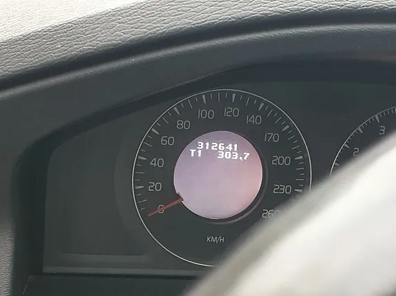 Volvo V70 2010 photo 5