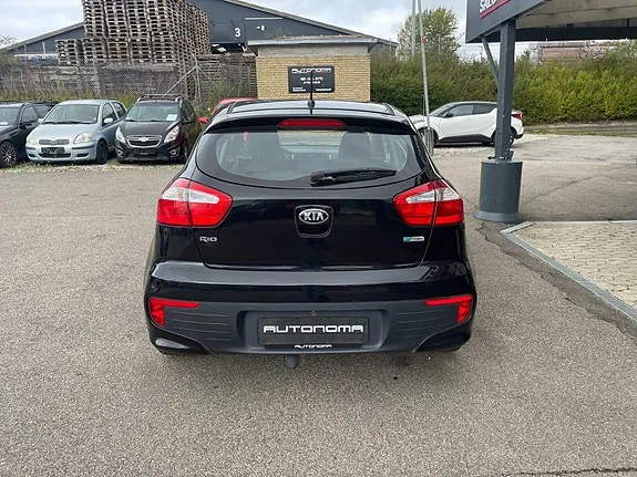 Kia Rio 2016 photo 4