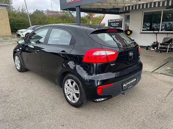 Kia Rio 2016 photo 3