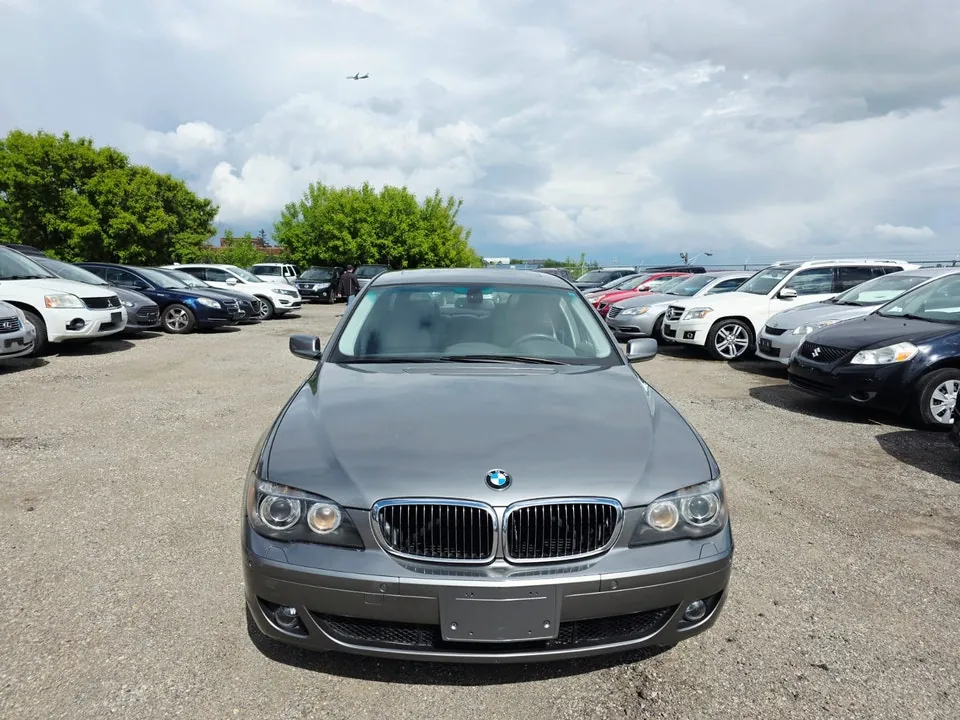 BMW 7 Series 2007 photo 2