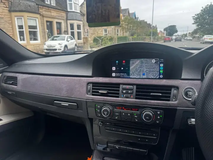 BMW 3 Series 2011 photo 4