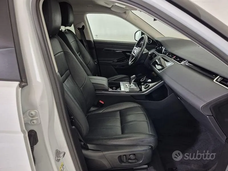 Land Rover Range Rover Evoque 2022 photo 3