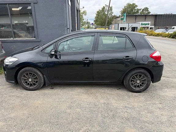 Toyota Auris 2012 photo 3