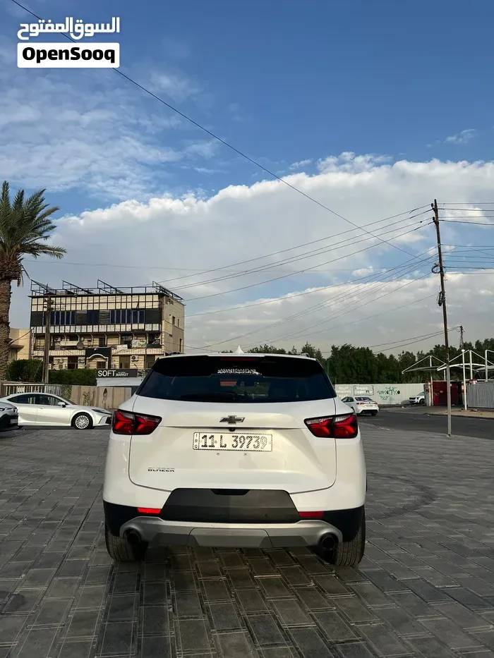 Chevrolet Blazer 2022 photo 2