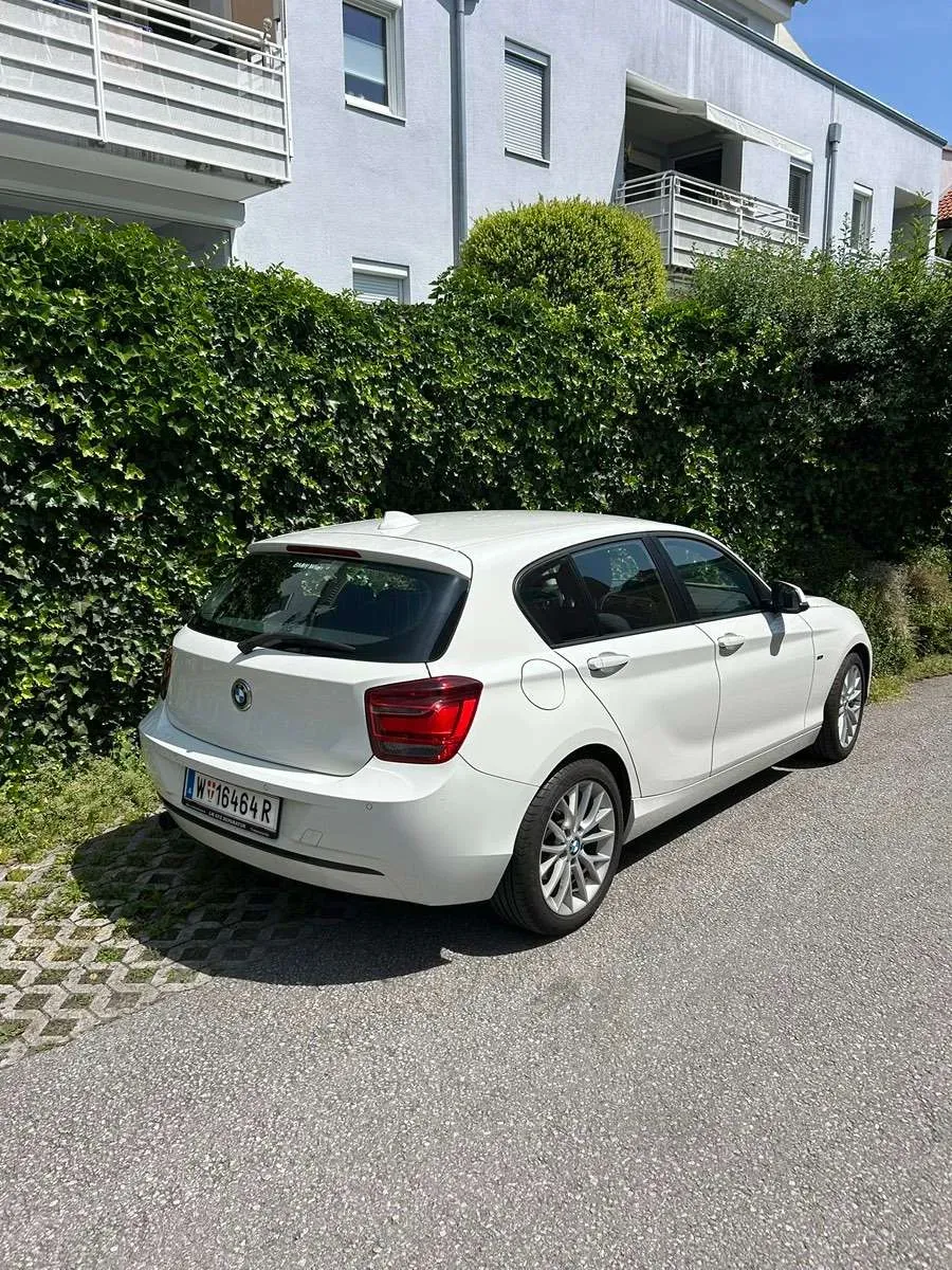 BMW 1 Series 2012 photo 2
