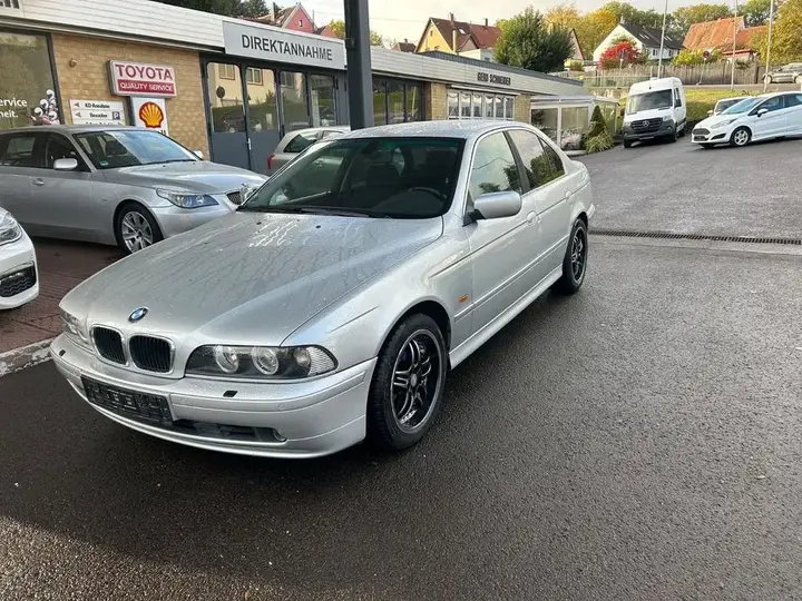 BMW 520I