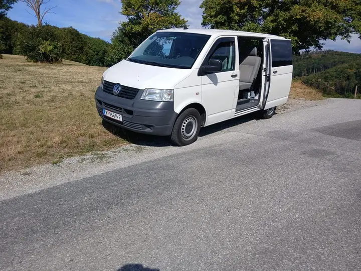 Volkswagen T5 2008 photo 2