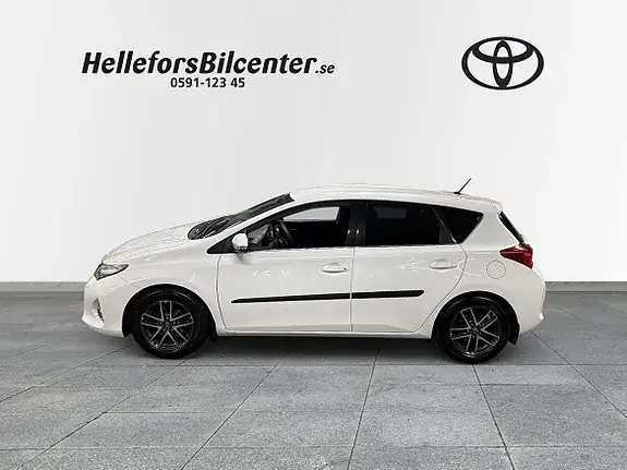 Toyota Auris 2015 photo 3