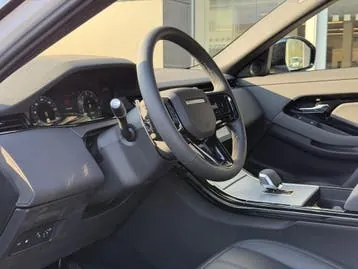 Land Rover Range Rover Evoque 2024 photo 3