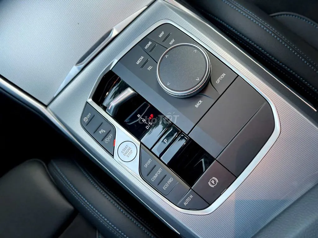 BMW 3 Series 2025 photo 3