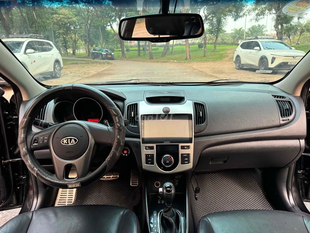 Kia Cerato 2011 photo 4