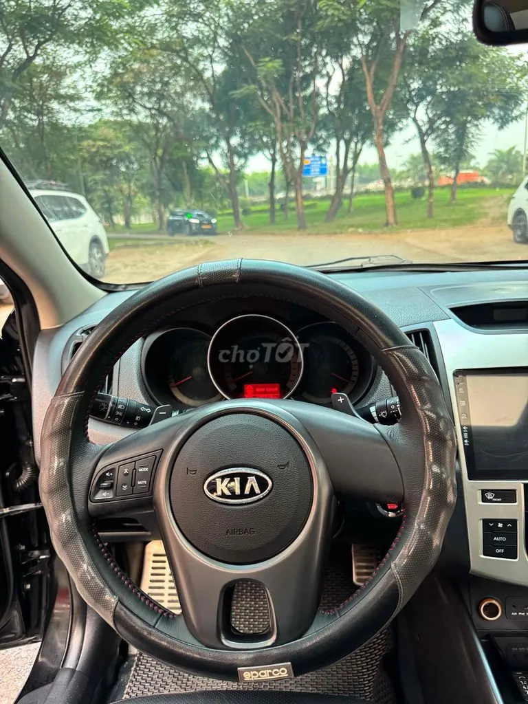 Kia Cerato 2011 photo 2