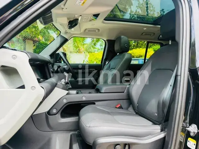 Land Rover Defender 2021 photo 3